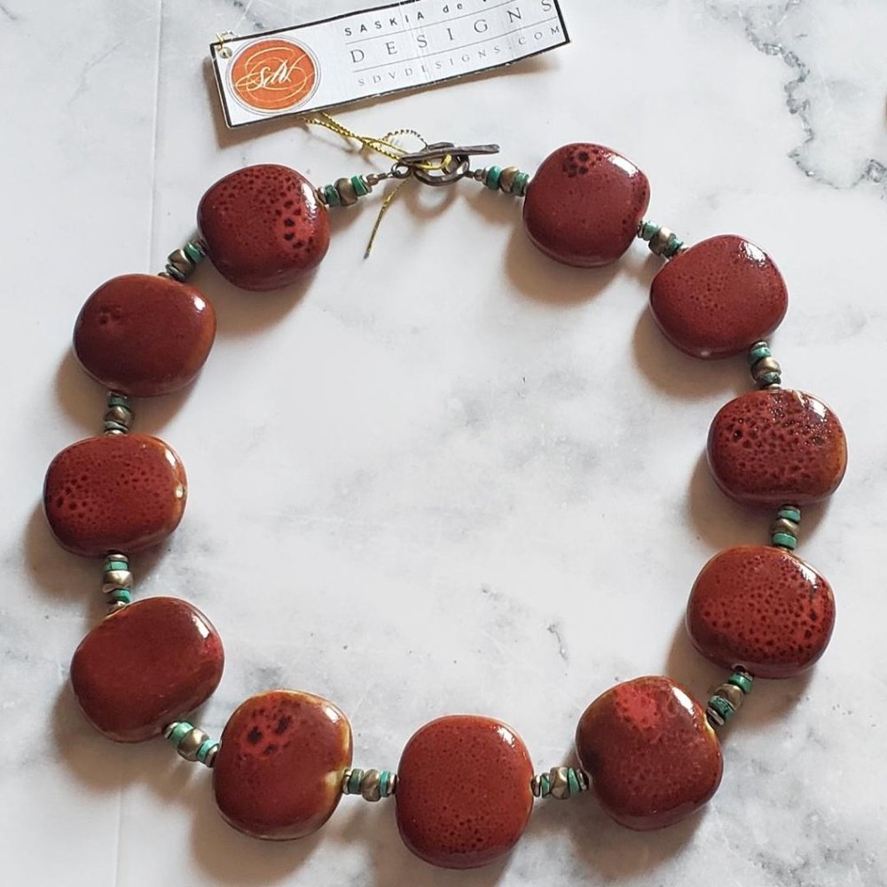 NWT Saskia de Vries Designs Couture Necklace Betty Rubble Flintstones Porcelain